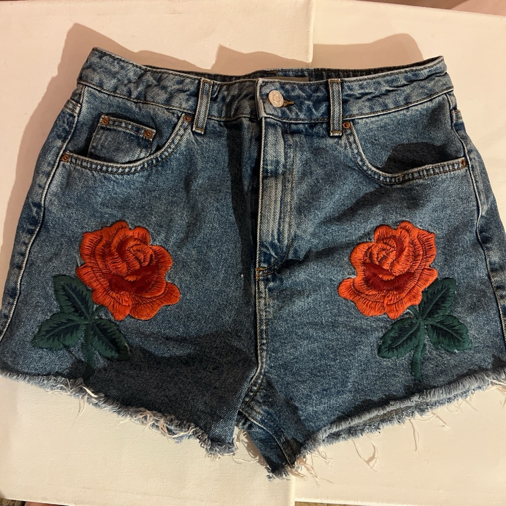 Topshop Moto Embroidered Denim Women mom Rose Shorts EUC